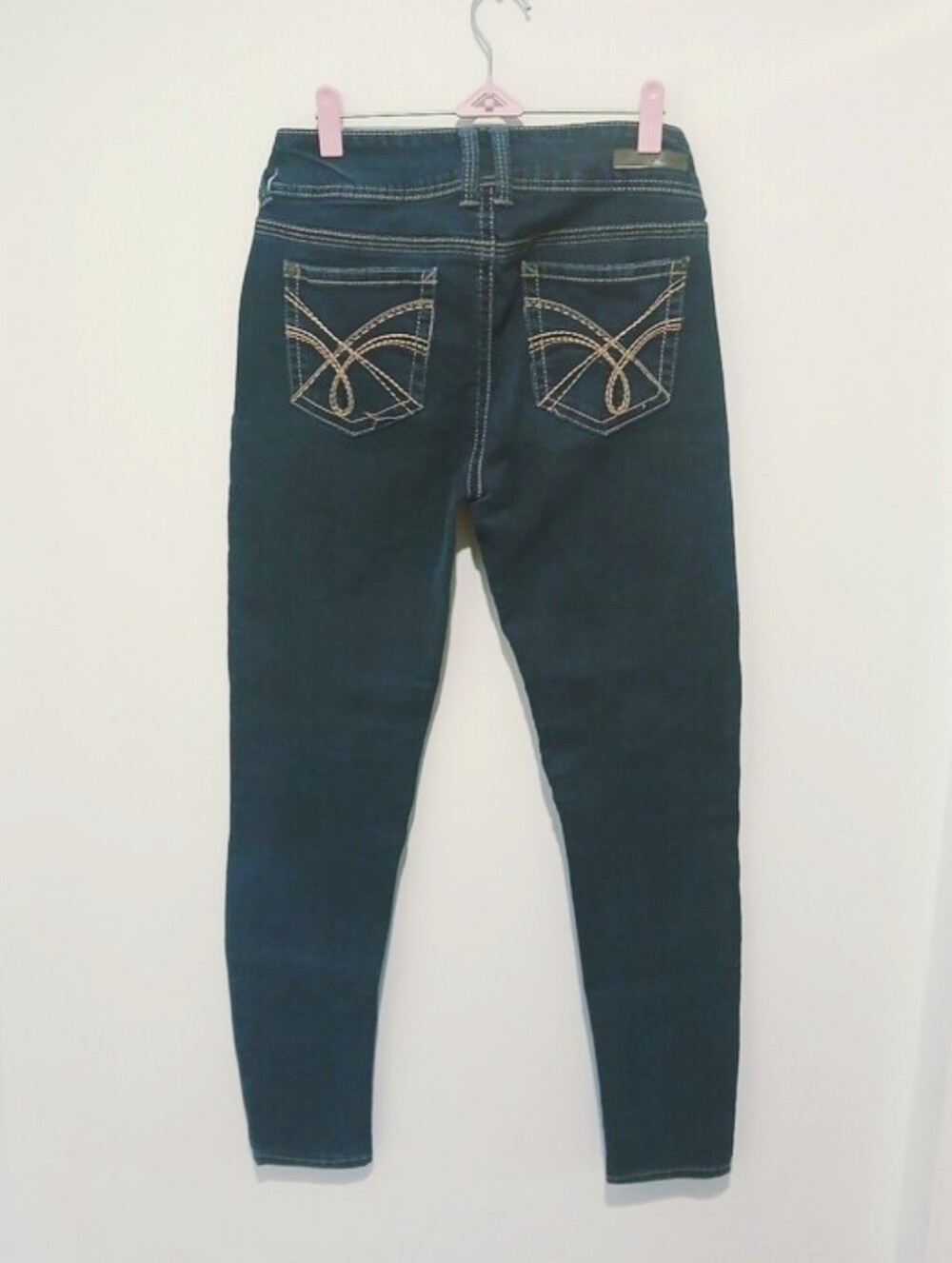 Wallflower Five Pocket Dark Wash Skinny Jeans 9 Excellent Condition!